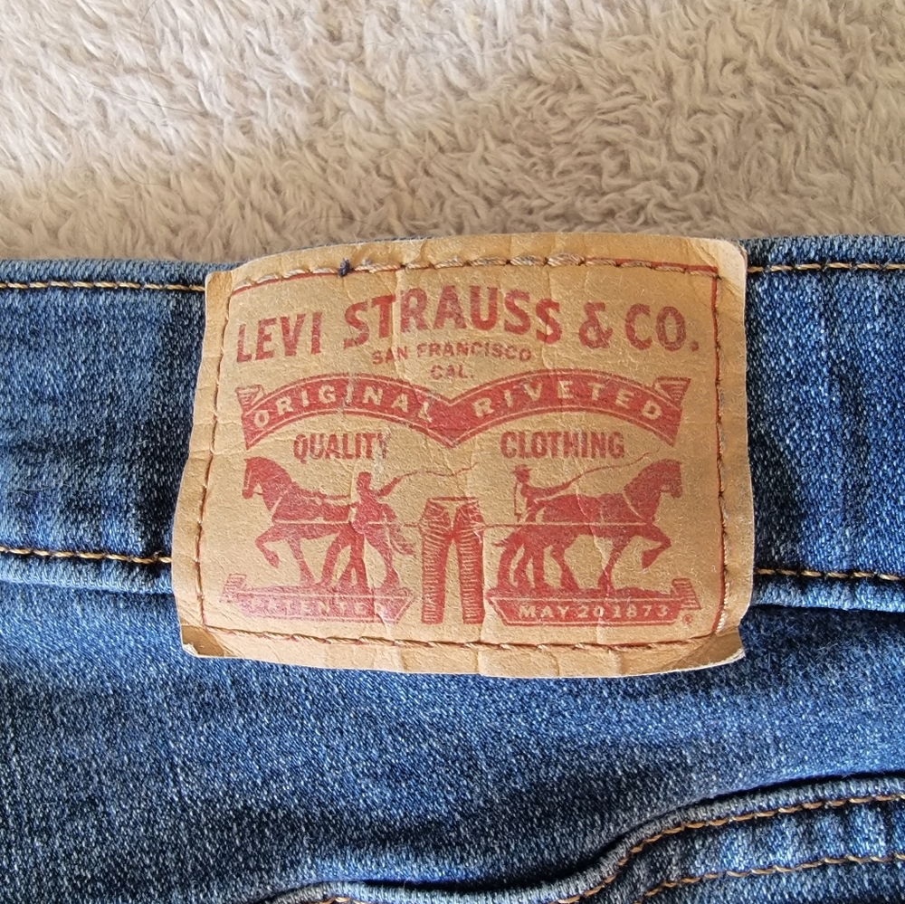 Levi's 311 Shaping Skinny 18W